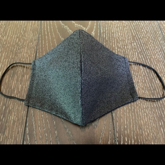 1/$5 Stylish Black Swirl face mask 😷 - Picture 2 of 6